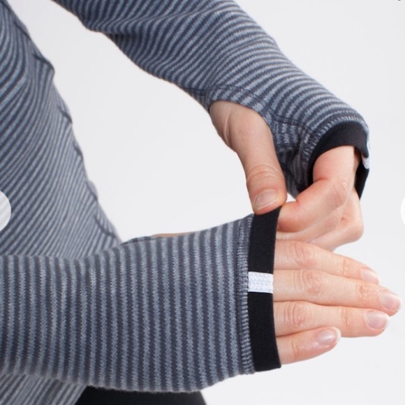 Vintage Lulú Run Turn Around Long Sleeve 🥰 - Picture 5 of 14